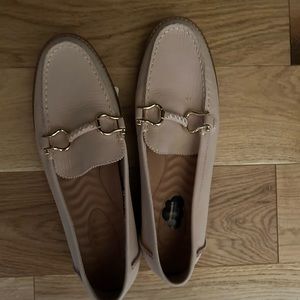 Pink size 11 NEVER WORN Sperry loafers